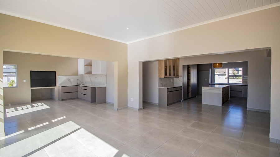 4 Bedroom Property for Sale in Country Club Western Cape